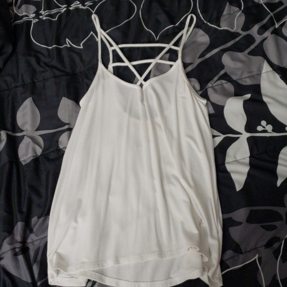 Hollister white top